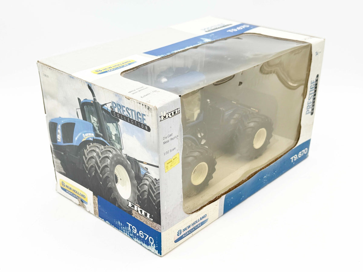 1/32 New Holland T9.670 4WD Tractor With Duals