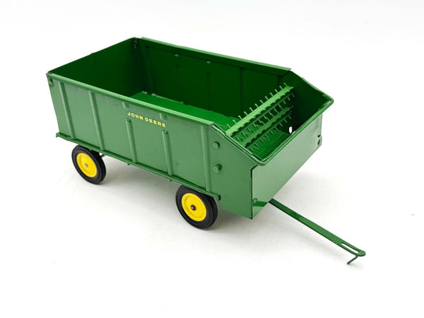 1/16 John Deere Chuck Wagon in Original Ice Cream Box