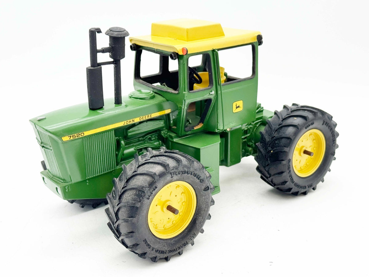 1/16 John Deere 7520 4WD w/ Singles Custom by Precision Engineering