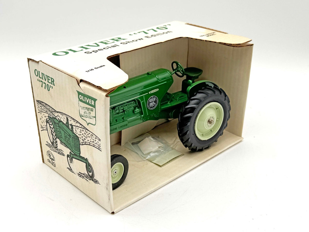 1/16 Oliver 770 Wide Front Show Model