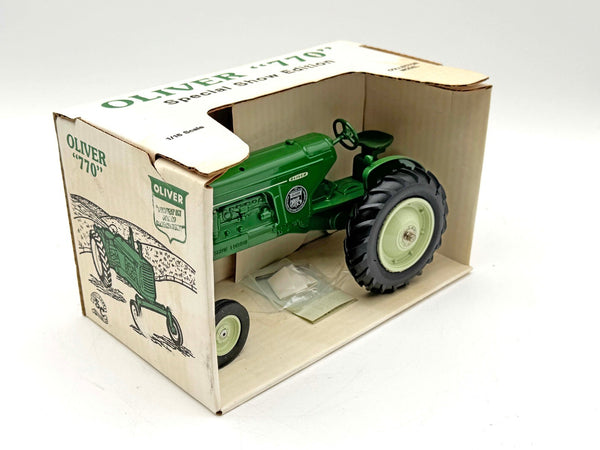 1/16 Oliver 770 Wide Front Show Model