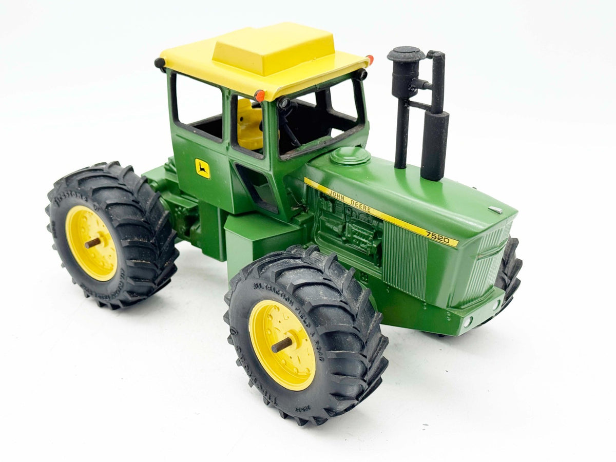 1/16 John Deere 7520 4WD w/ Singles Custom by Precision Engineering