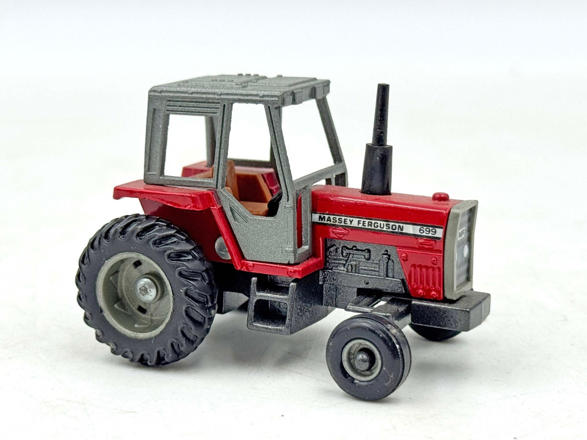 1/64 Massey Ferguson 699 Tractor