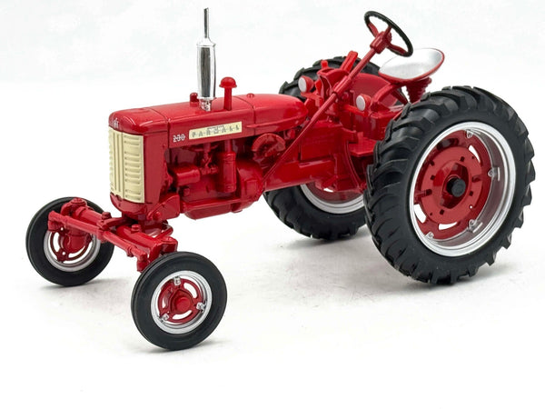 1/16 Farmall 230 Tractor With Wide Front