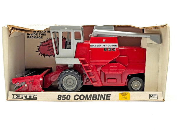 1/16 Massey Ferguson 850 Combine With 2 Heads