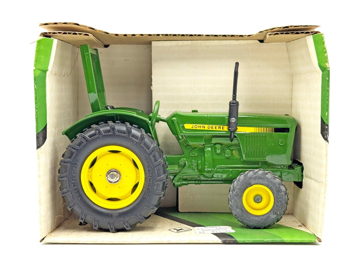 1/16 John Deere Compact Utility Tractor