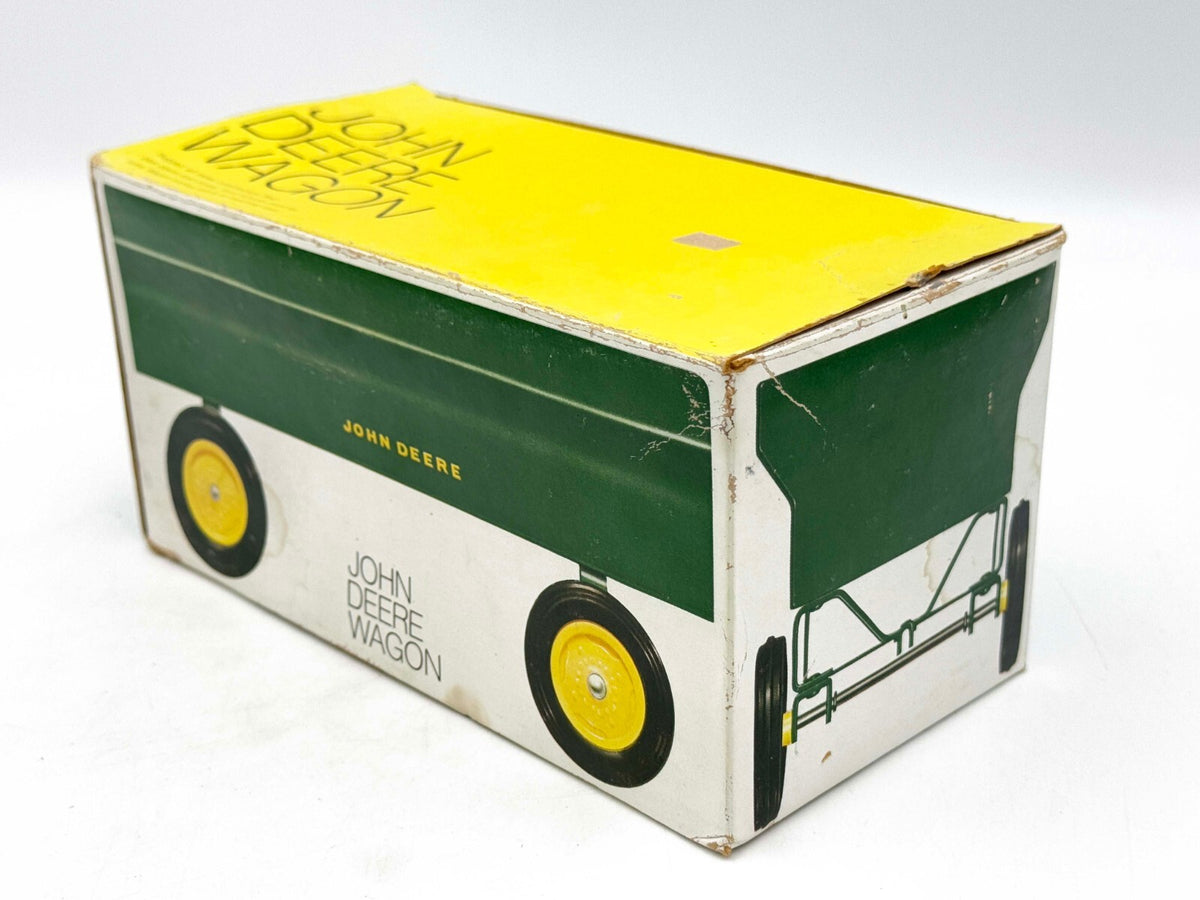 1/16 John Deere Flarebox Wagon in Ice Cream Box