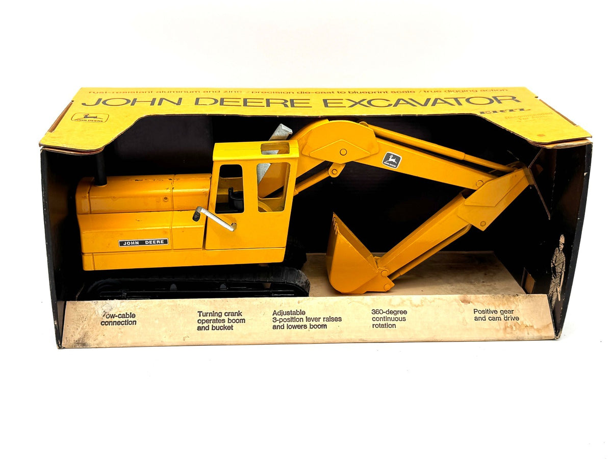 Toy  John Deere Ertl Excavator in Original Box