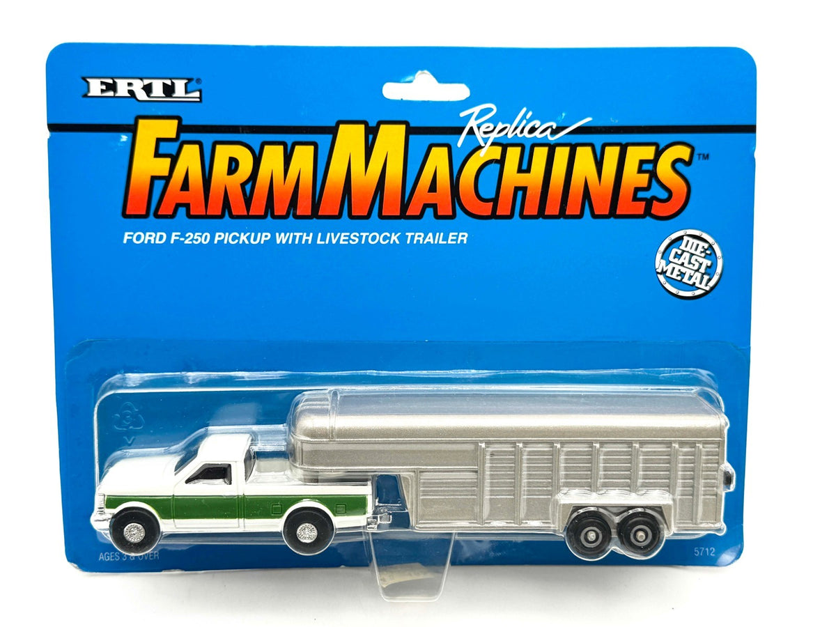 1/64 Green & White Ford F-250 Pickup With Livestock Trailer