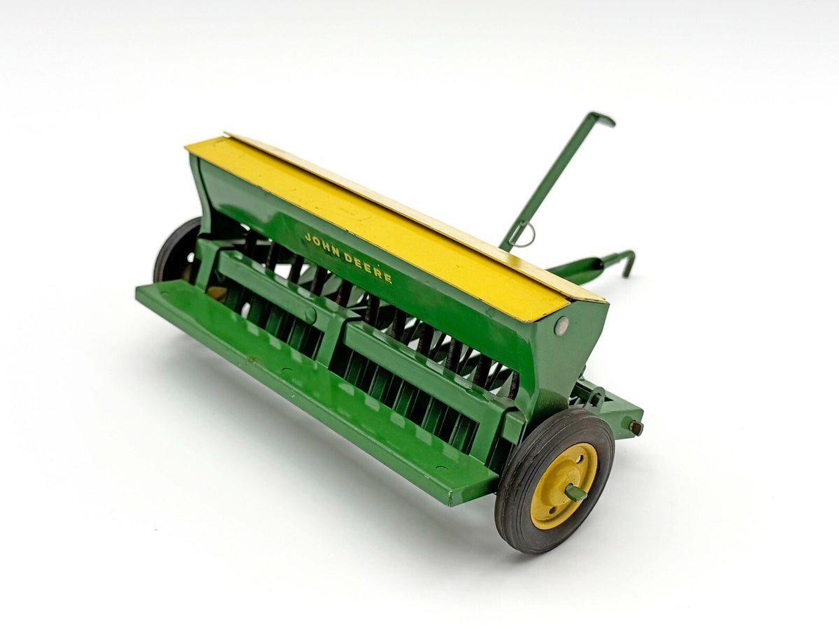 1/16 John Deere Yellow Lid Grain Drill