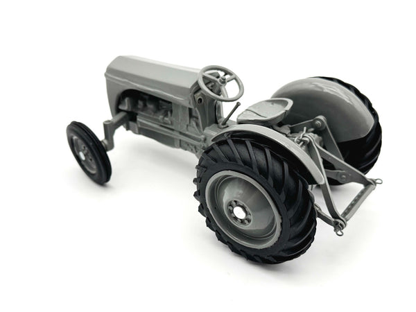 1/16 Custom Ferguson Utility Tractor