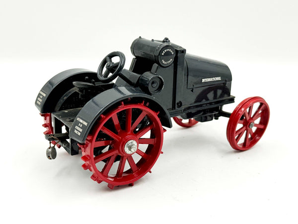 1/16 International 8-16 Kerosene Tractor