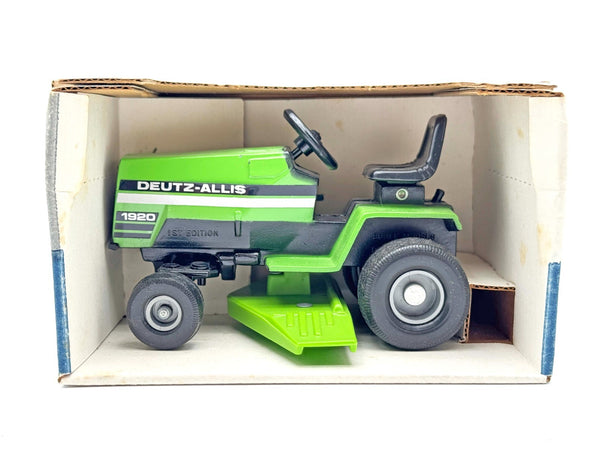1/16 Deutz Allis 1920 Riding Lawn Mower