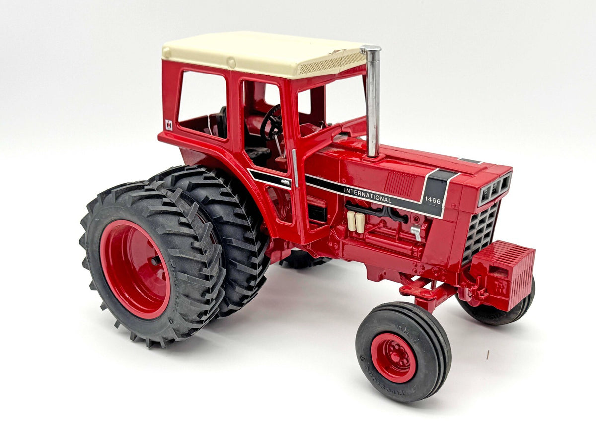1/16 International 1466 w/ Cab Custom