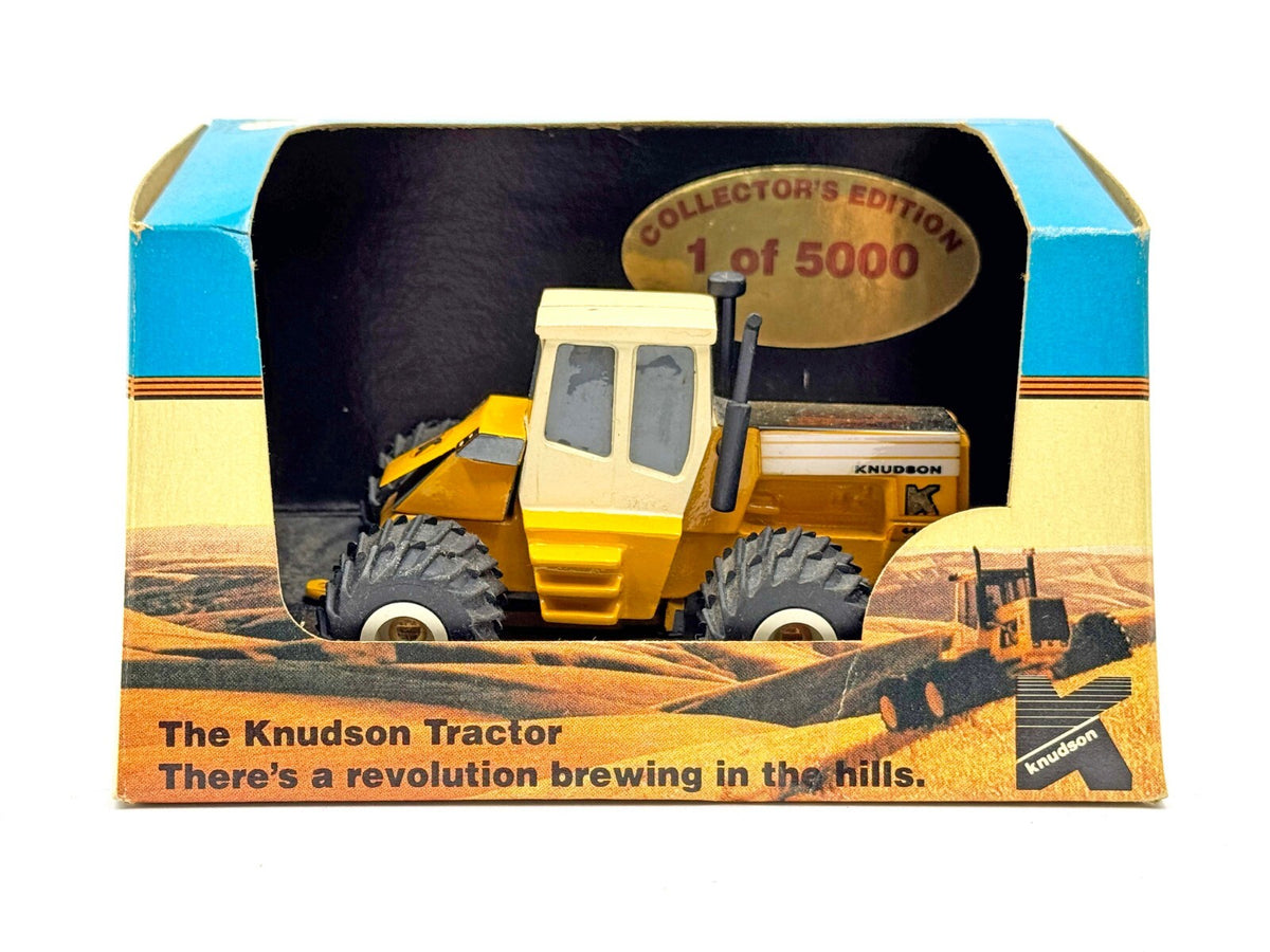 1/64 Knudson 4400 4wd Tractor W/ Duals Front & Rear (1 of 5000)