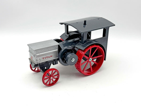1/16 International Harvester Titan Gas Prairie Tractor