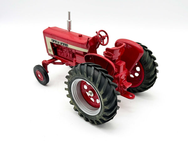 1/16 International Harvester Farmall 706 Diesel Tractor