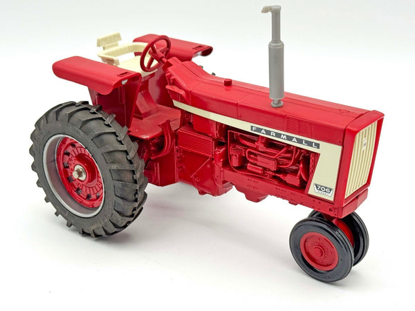 1/16 Farmall 706 Diesel Tractor With Narrow Front