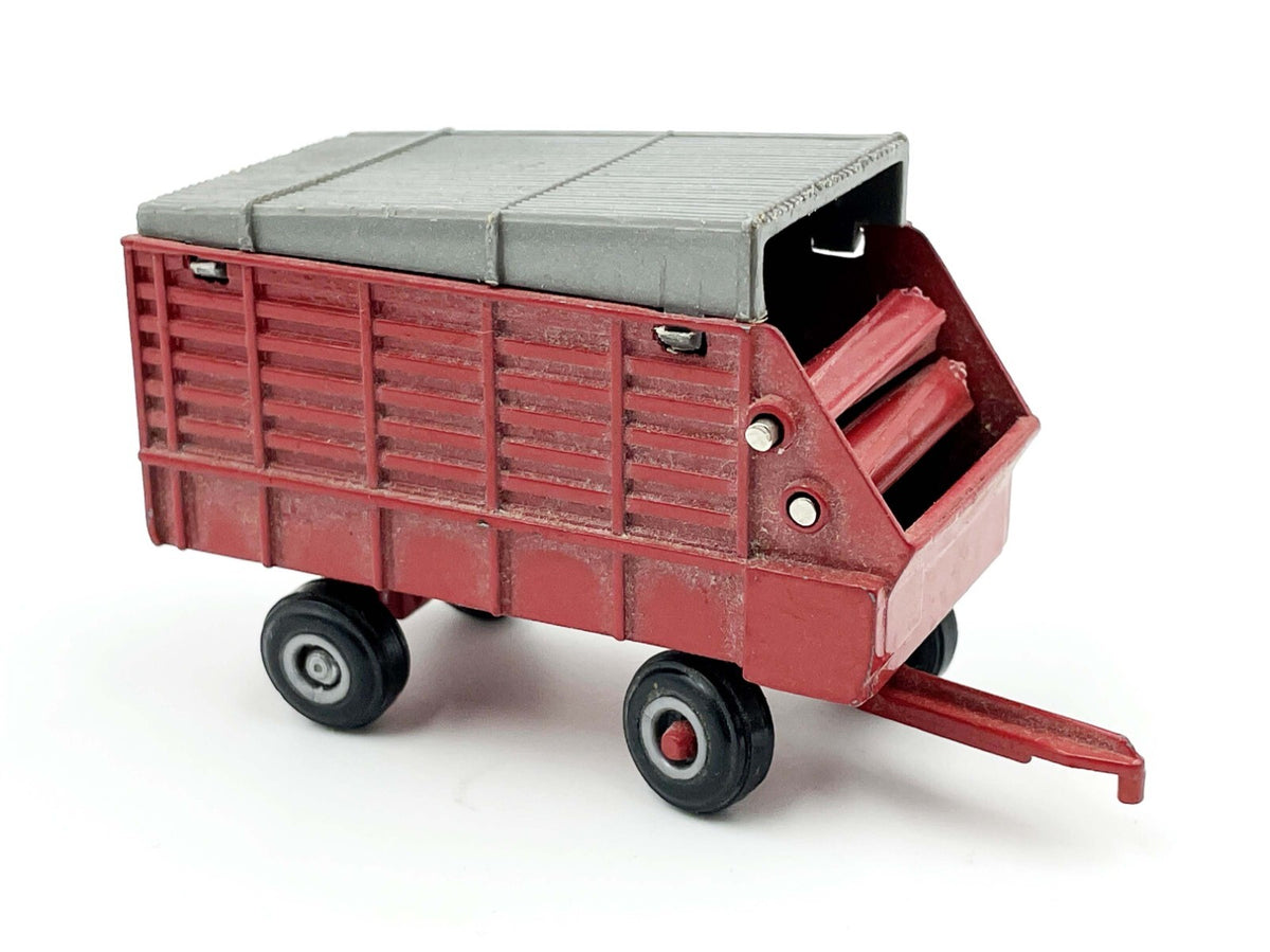 1/64 International Harvester Forage Wagon With Grey Rims