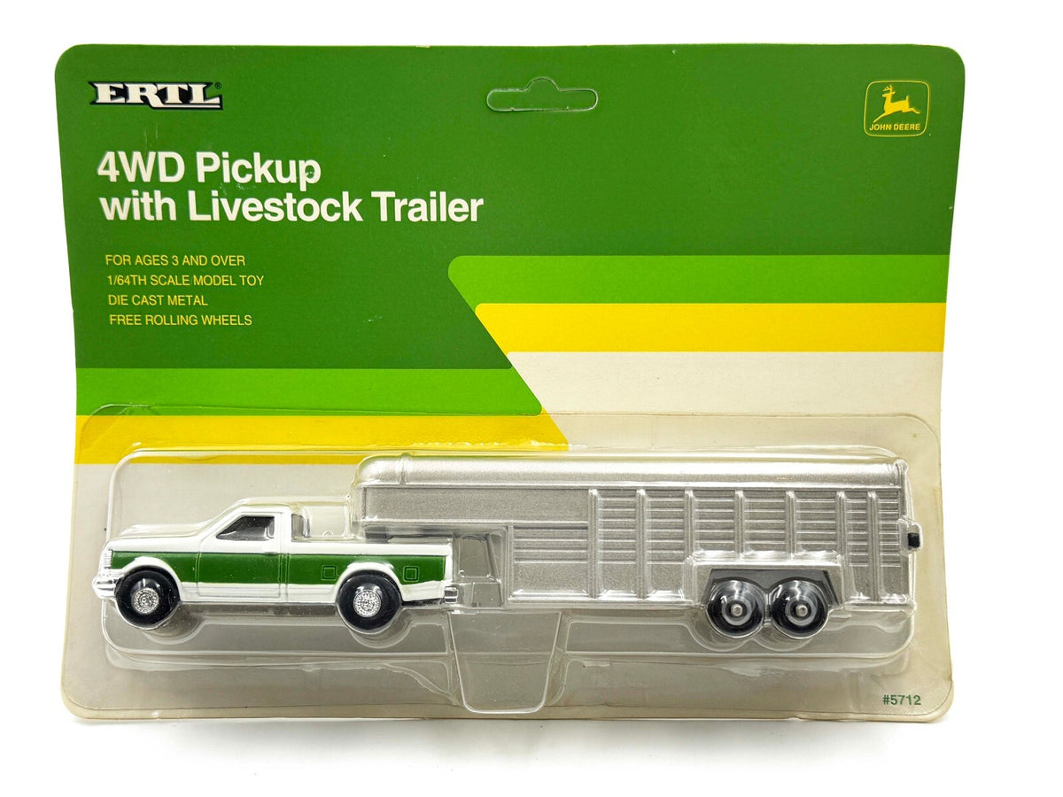 1/64 John Deere 4WD Pickup with Gooseneck Livestock Trailer