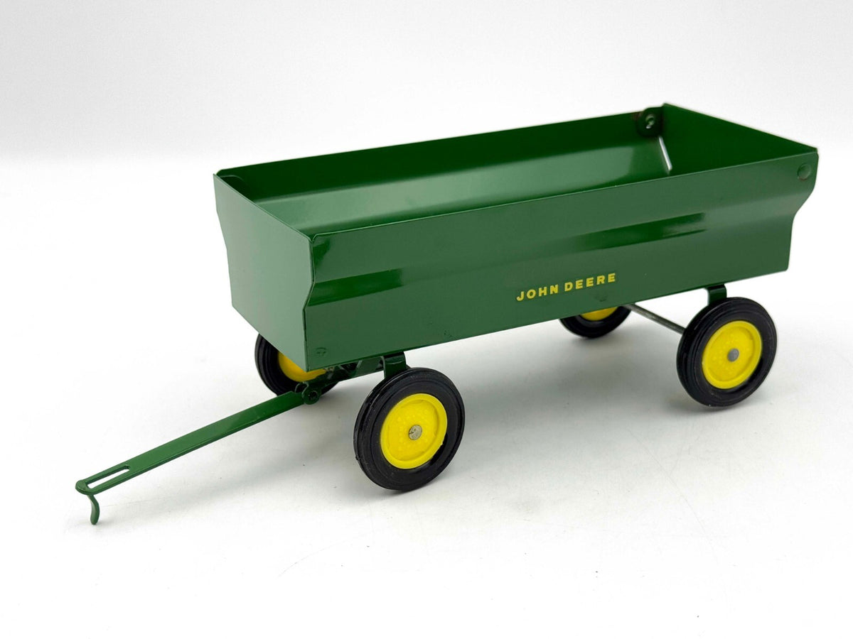 1/16 John Deere Flarebox Wagon in Ice Cream Box