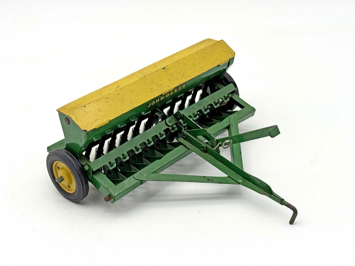 1/16 John Deere Grain Drill Yellow Lid Eska