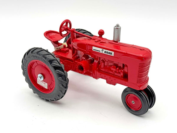 1/16 Farmall M Hardware Hank