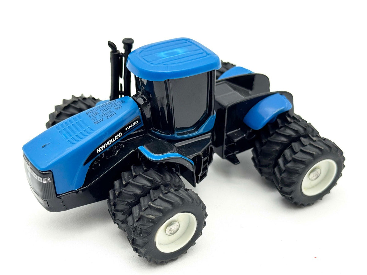 1/64 New Holland TJ450 Tractor with 4WD and Flotation Duals