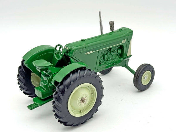 1/16 Oliver 880 Standard Tractor Michigan Farm Toy Show