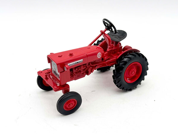 1/16 Farmall Cub