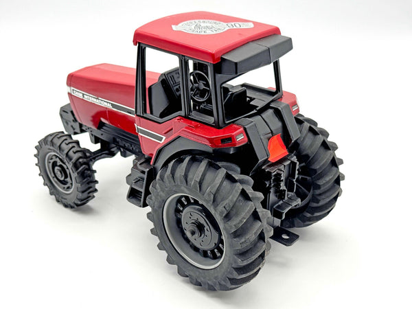 1/16 Case International 7130 Tractor With Front Wheel Assist