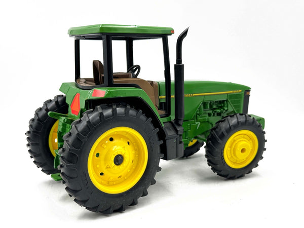 1/16 John Deere 8300 Tractor With Front Wheel Assist