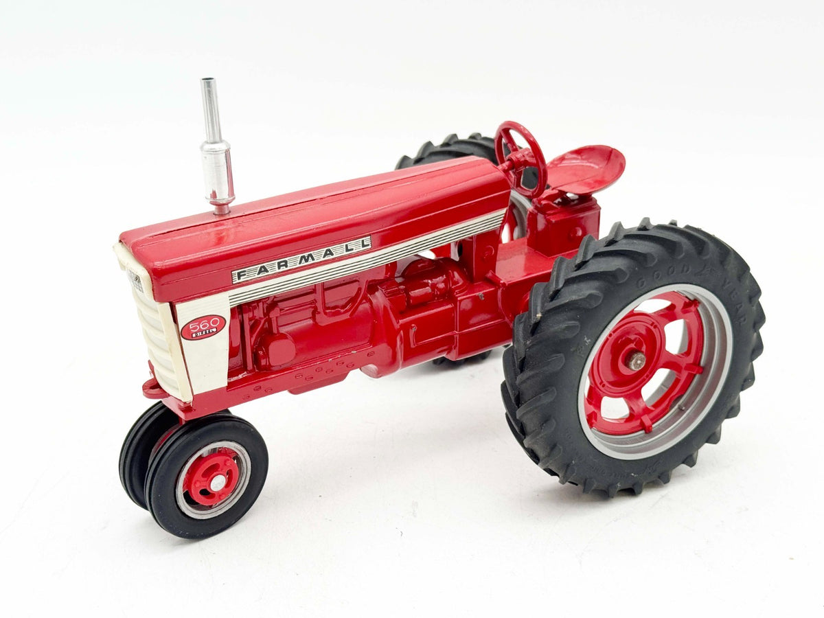 1/16 Farmall 560 Narrow Front Custom