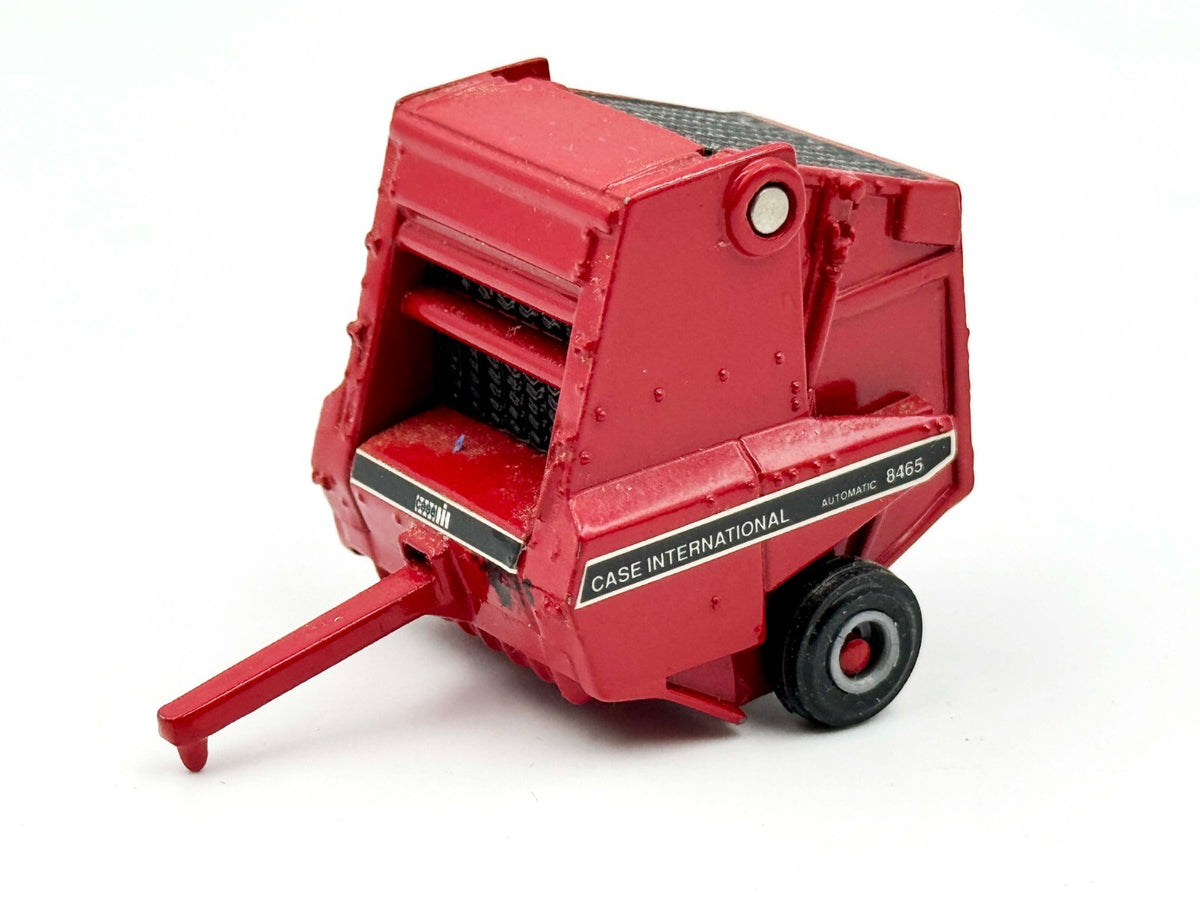 1/64 Case International 8465 Round Baler