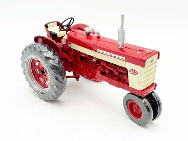 1/16 International Harvester Farmall 560 Diesel Tractor Narrow Front