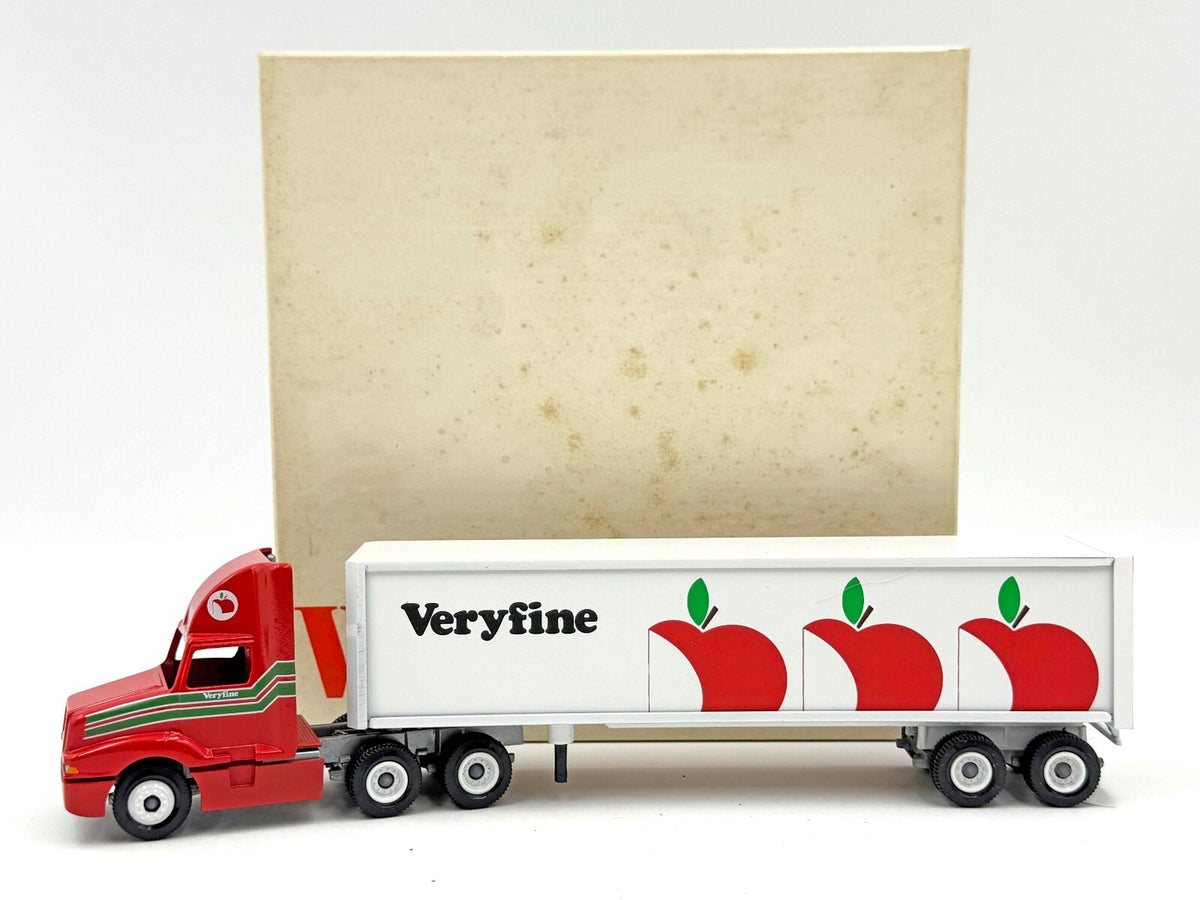 1/64 Winross Truck Semi Veryfine Apples A165