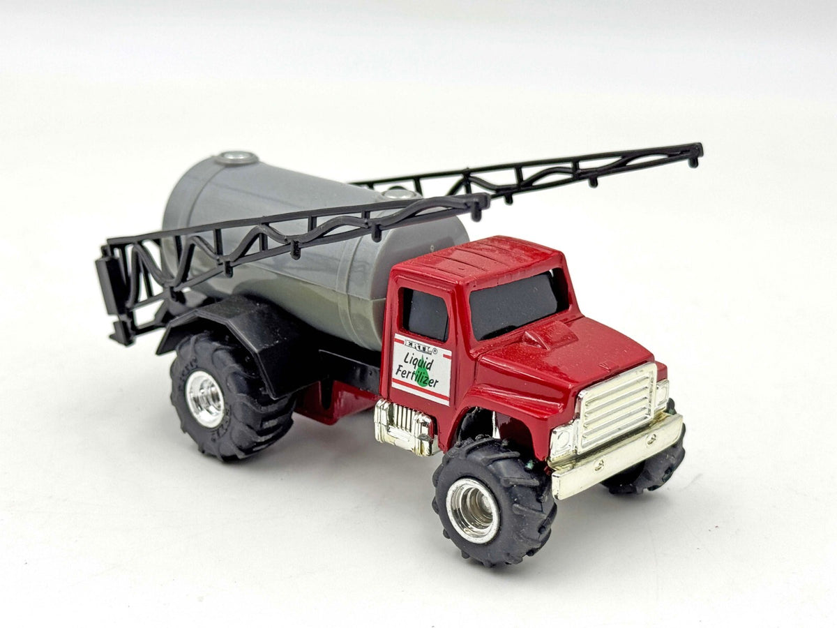1/64 Liquid Fertilizer Sprayer Truck With Red Cab