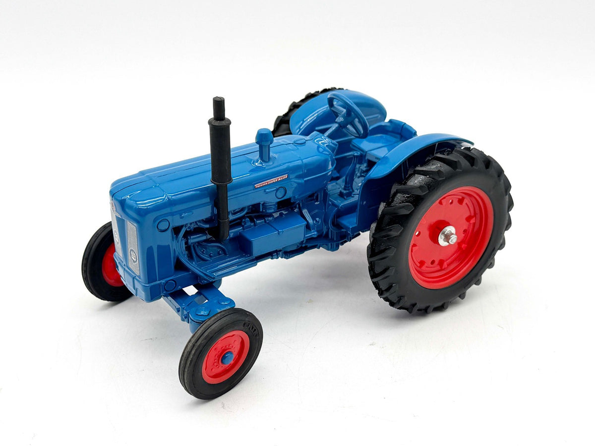 1/16 Fordson Super Major Tractor With Red Rims