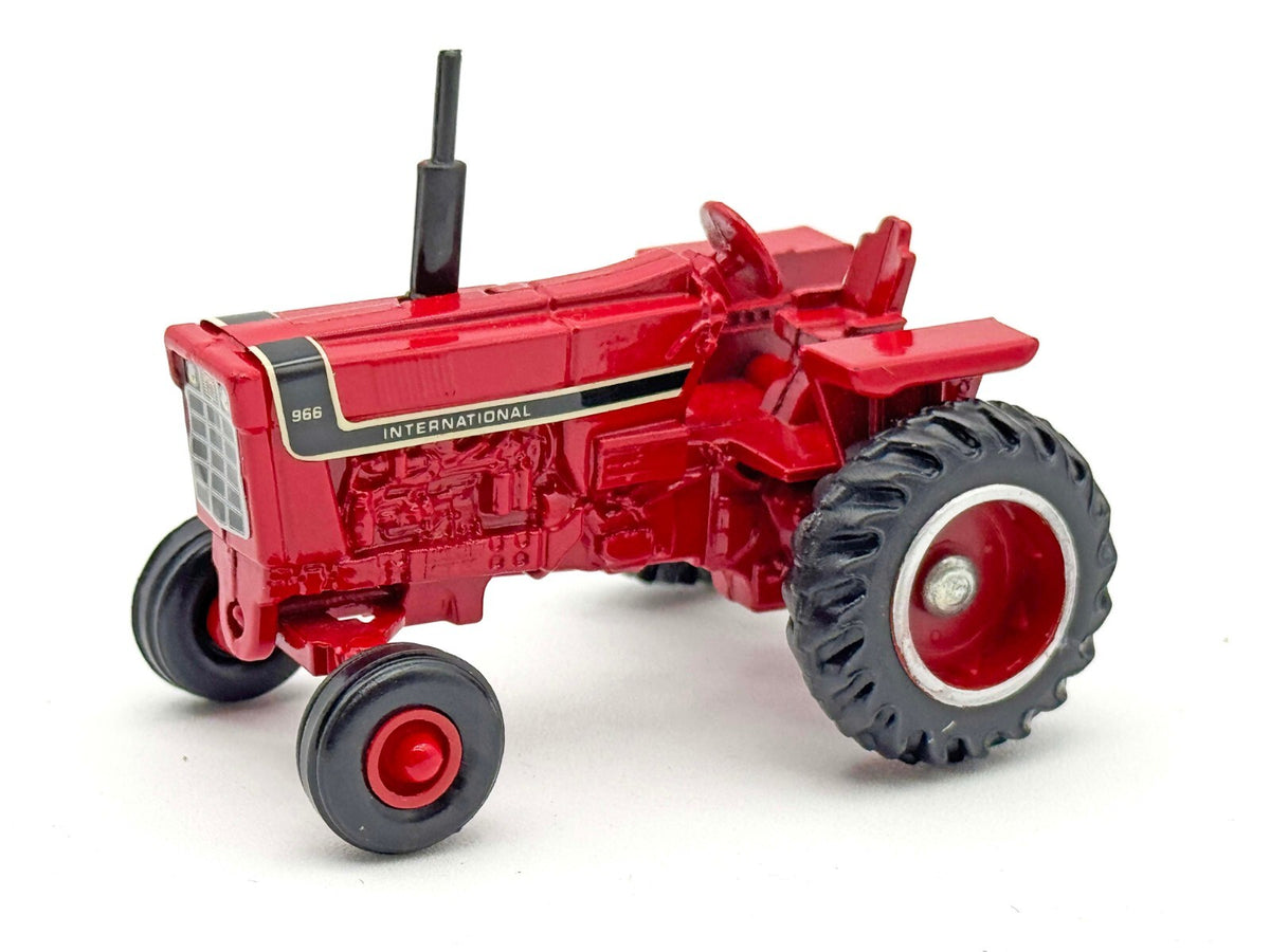 1/64 International 966 Black Stripe