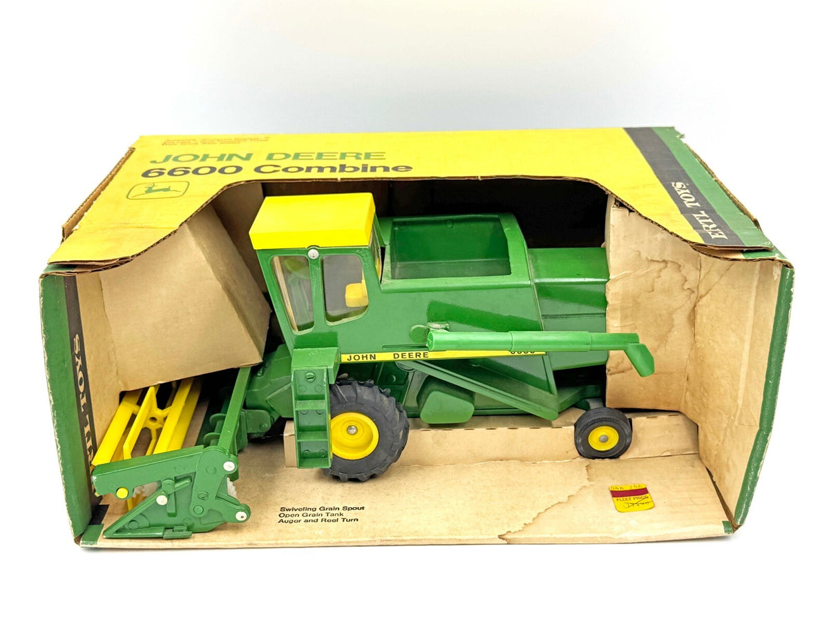 1/16 John Deere 6600 Combine in Original Yellow Top Box