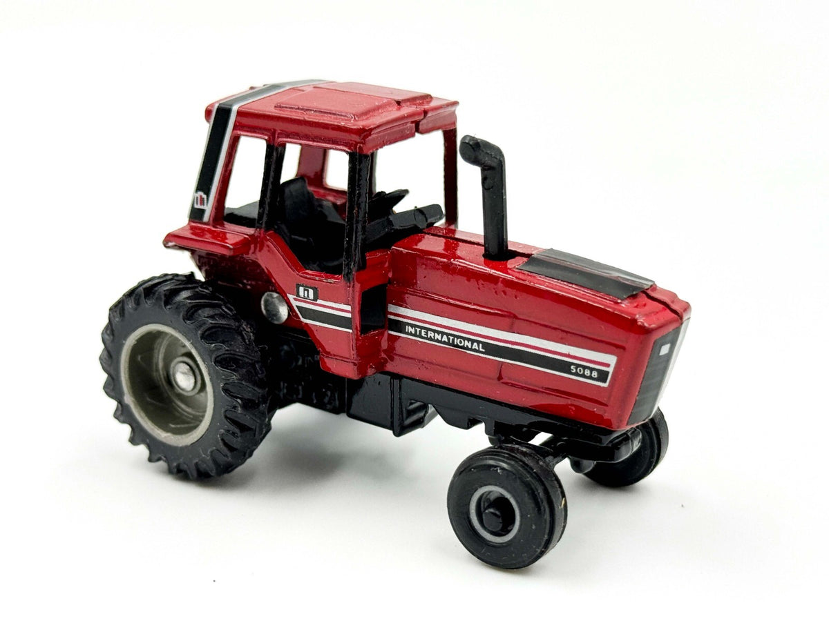 1/64 International Harvester 5088 Tractor With Grey Rims
