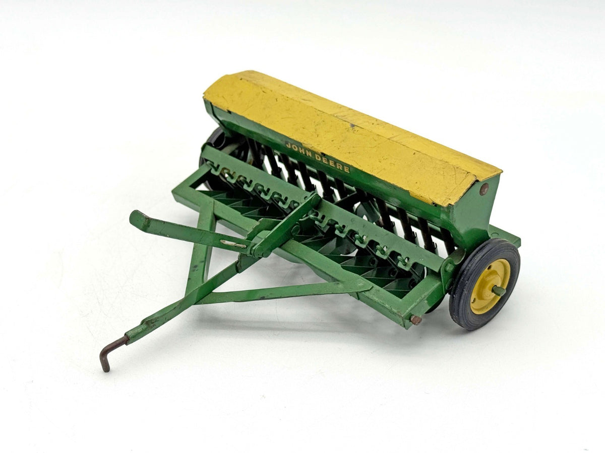 1/16 John Deere Grain Drill Yellow Lid Eska