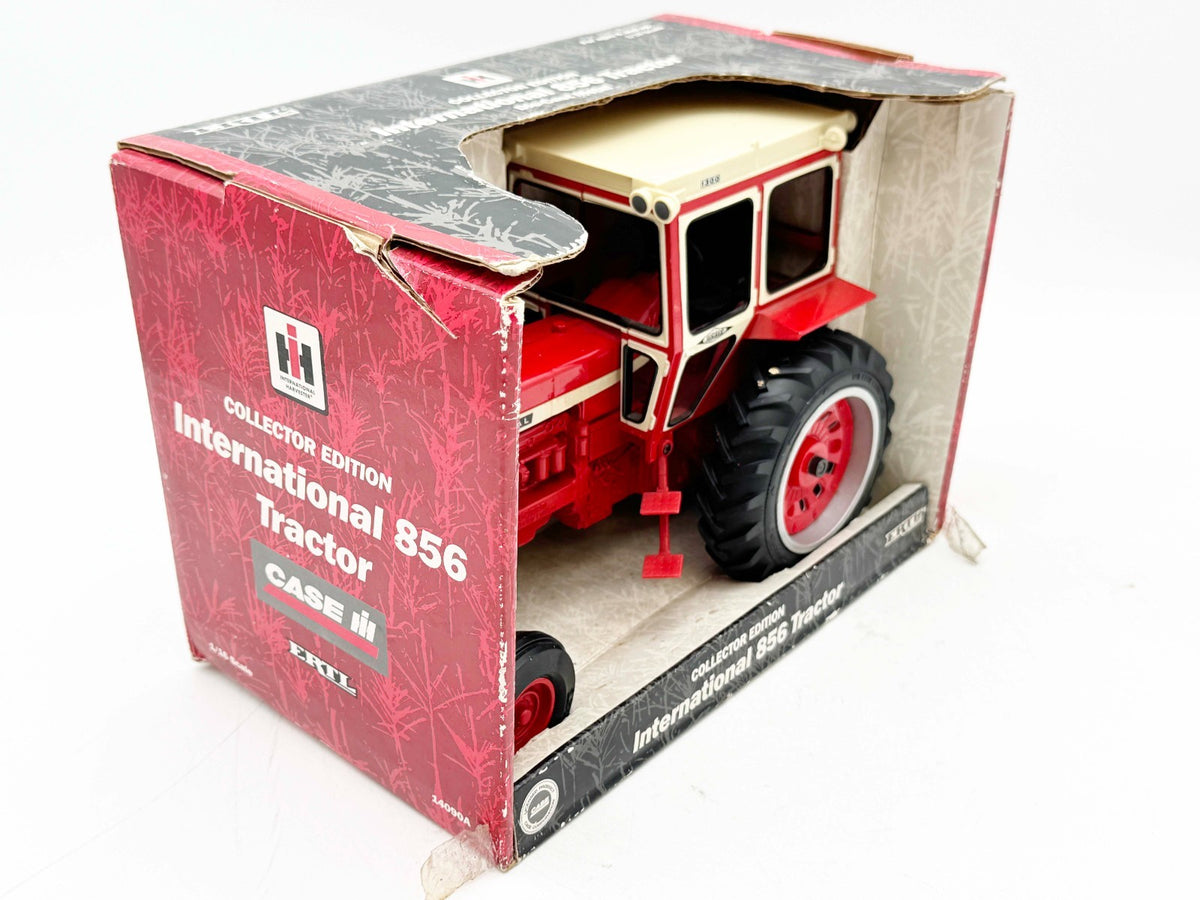 1/16 International 856 Tractor W/ Hiniker Cab