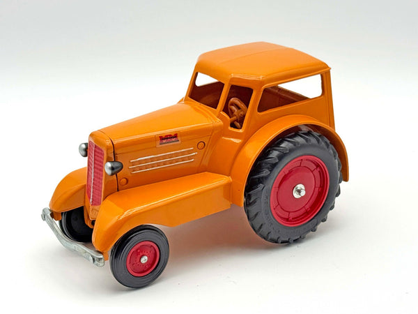 1/16 Minneapolis Moline UDLX Comfort Tractor With Cab