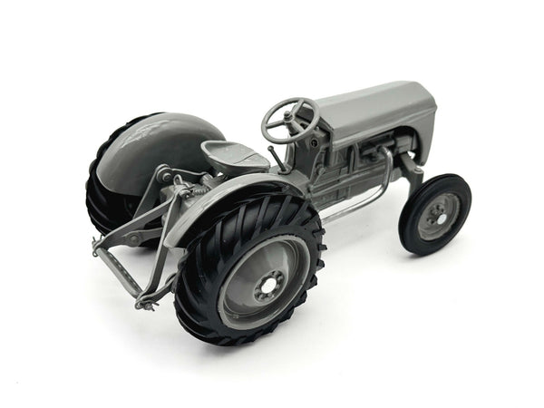 1/16 Custom Ferguson Utility Tractor