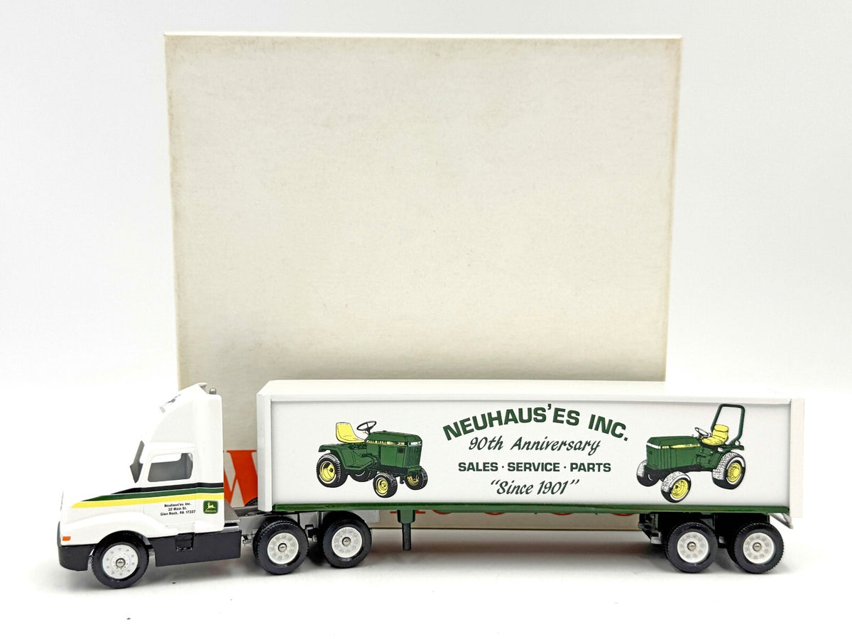 1/64 Winross Truck Semi Neuhaus"es John Deere Lawn and Garden A107