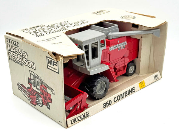 1/16 Massey Ferguson 850 Combine With 2 Heads