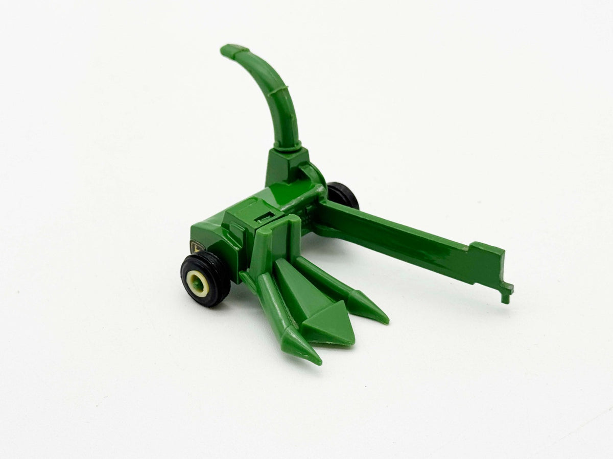 1/64 John Deere Forage Harvester With Green Head and Spout