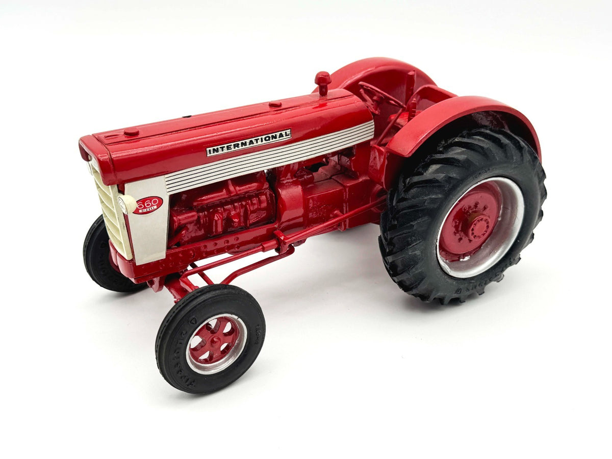 1/16 Custom International 660 Wheatland