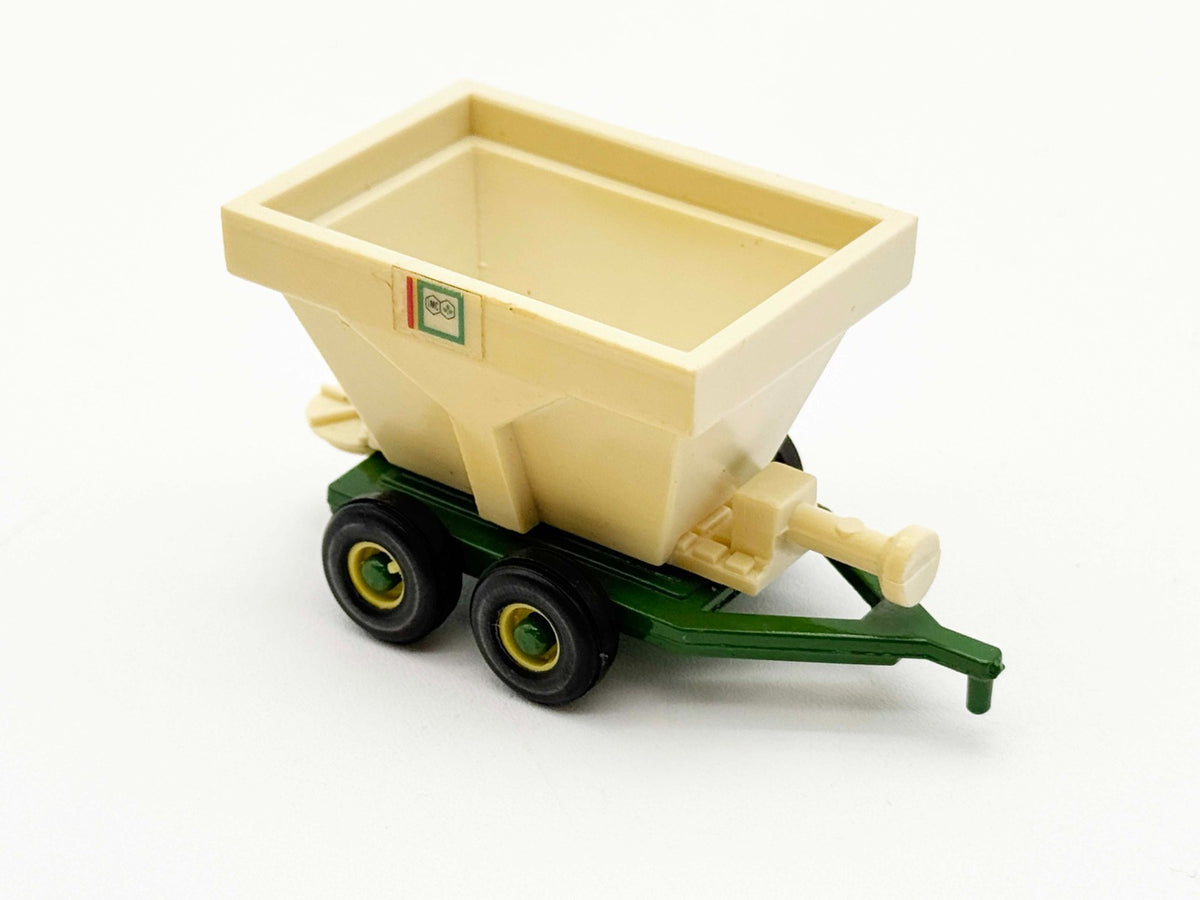 1/64 IMC Dry Fertilzer Spreader